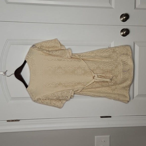Tulle Anthropologie Cream Lace Shift Dress - Picture 6 of 9